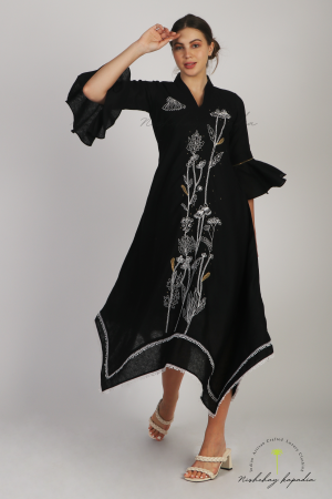 NK BLACK C-CUT DORI WORK GOWN